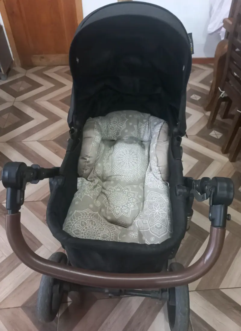 Coche de Bebé Bebesit Negro con Capota - 2