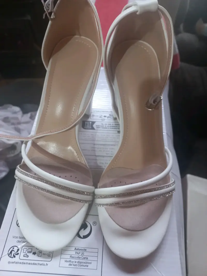 Sandalias de tacón alto blancas elegantes - 2