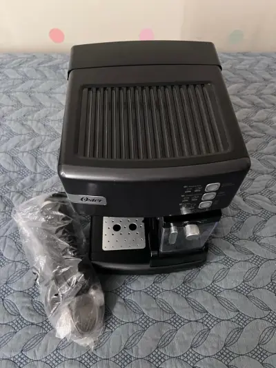 Cafetera  Oster Primalatte prácticamente nueva - miniatura 3