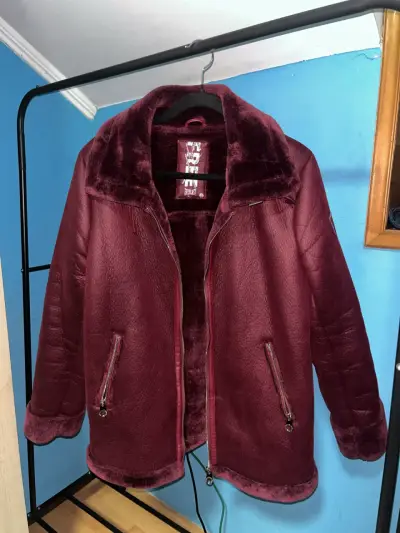 Chaqueta de cuero sintético burdeos con forro polar - miniatura 1