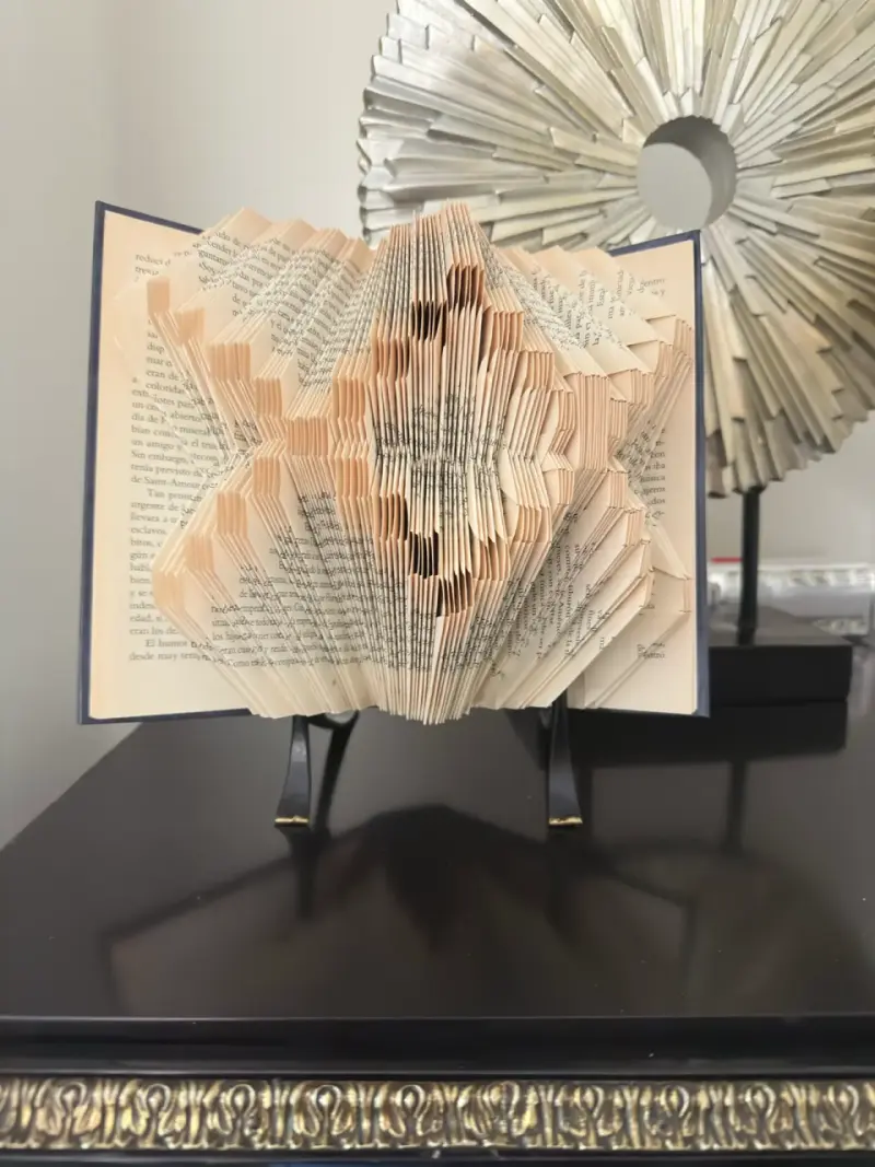 Escultura de libro plegado decorativo - 5