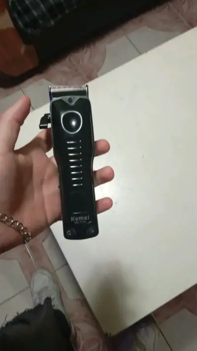 Máquina cortapelo Wahl y Kemei con accesorios - miniatura 3