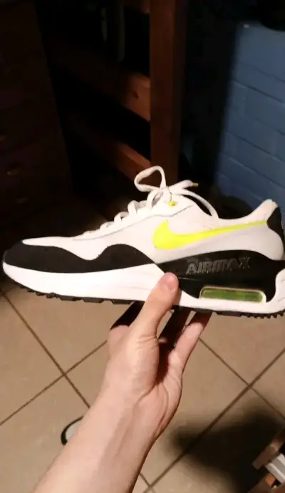 Zapatillas Nike Air Max blancas y negras - miniatura 1