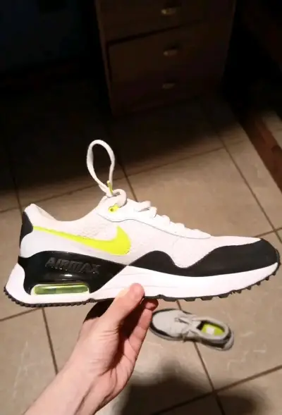 Zapatillas Nike Air Max blancas y negras - miniatura 4