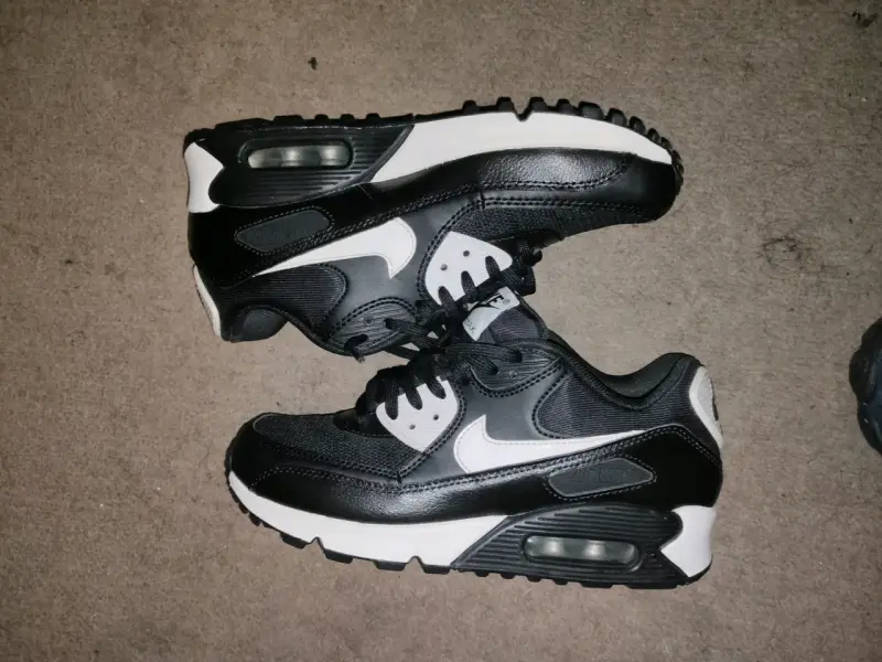 Zapatillas Nike Air Max 90 negras y blancas - 1