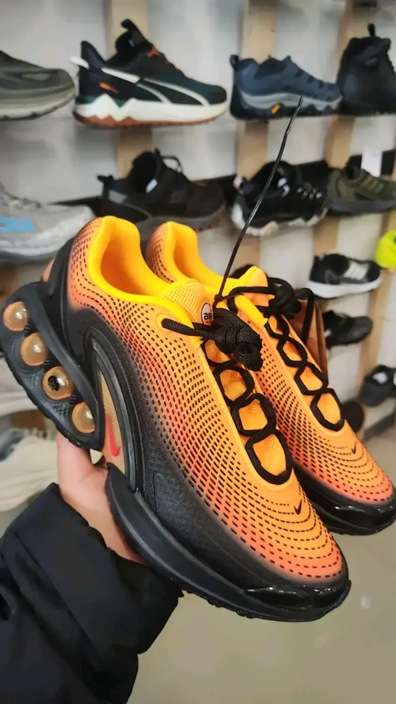Zapatillas deportivas Nike Air Max variadas - 1