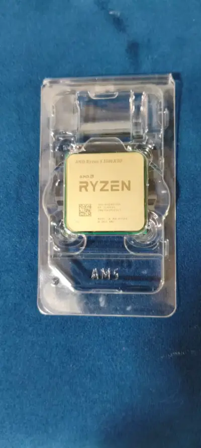 Procesador AMD Ryzen 5 5500X3D en excelente estado - miniatura 1
