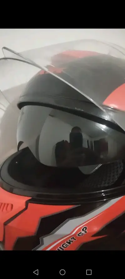 Casco de moto abatible rojo con visera polarizada - miniatura 3