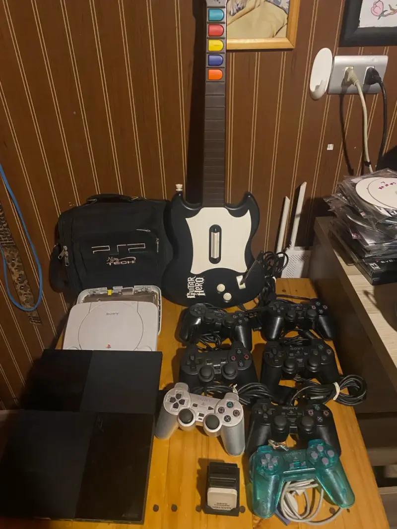 Ps1+ps2+mando+play2+guitar+hero+