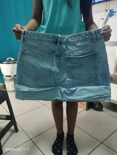 Falda de mezclilla azul Zara para mujer - miniatura 2