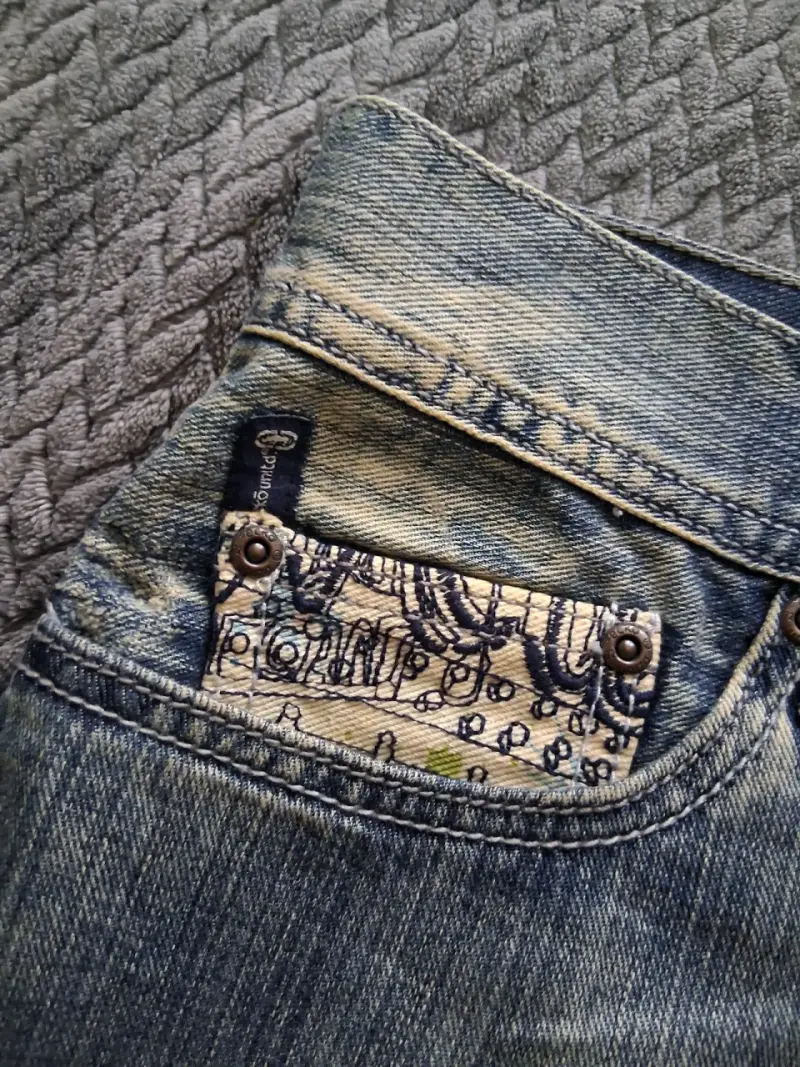 Jeans Ecko Unlimited con diseño en bolsillos - 4