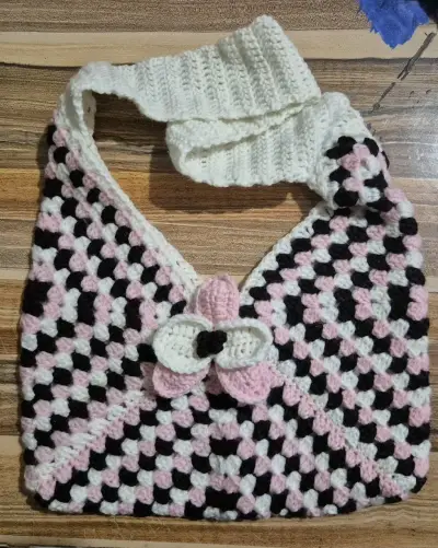 Bolsos de lana tejidos a crochet - miniatura 2