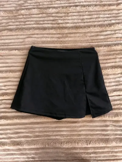 Falda short negra talla S-XS cómoda y flexible - miniatura 2