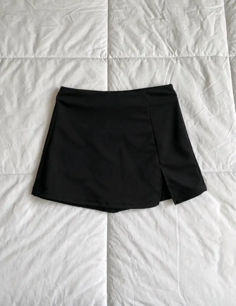 Falda short negra talla S-XS cómoda y flexible - 3