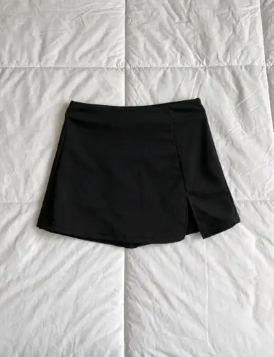 Falda short negra talla S-XS cómoda y flexible - miniatura 3