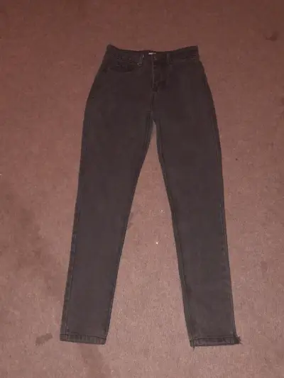 Jeans negros ajustados para mujer - miniatura 1