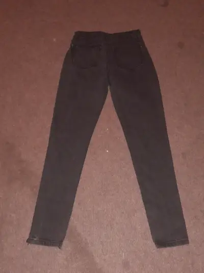 Jeans negros ajustados para mujer - miniatura 2
