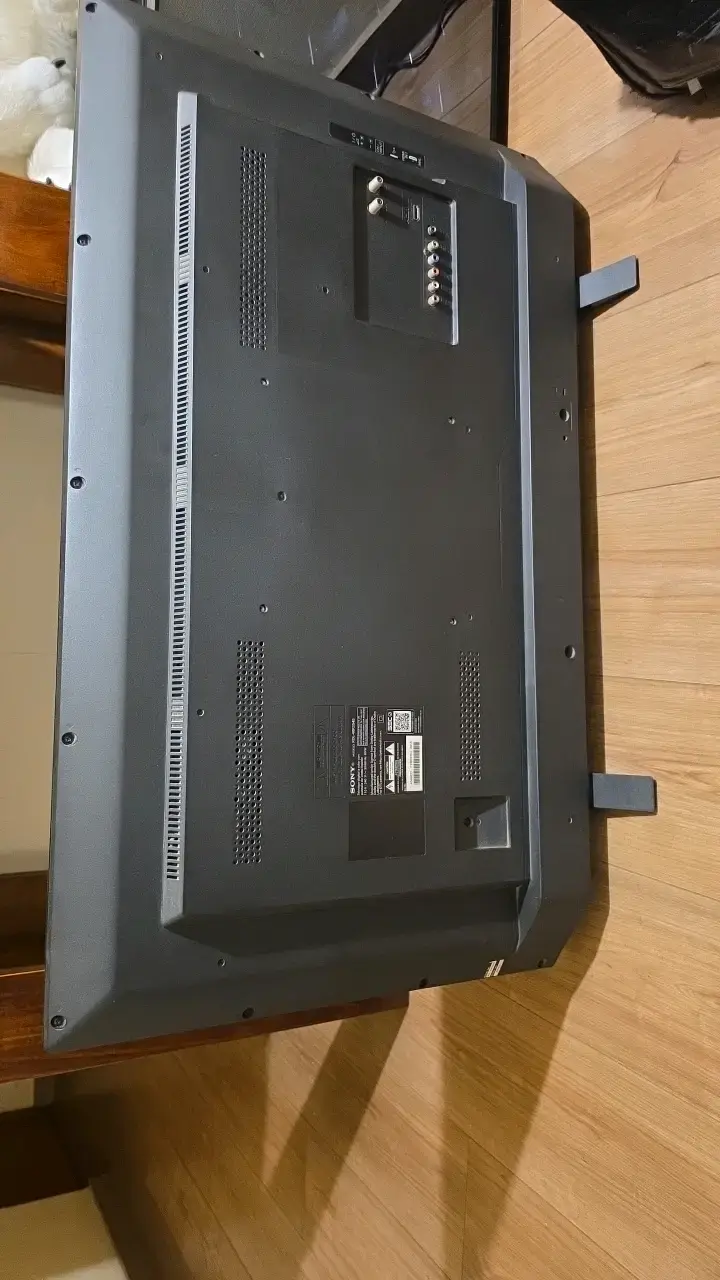 Televisor Sony de 40 pulgadas en buen estado - 2