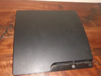 Consola PS3 Slim en buen estado - miniatura 1