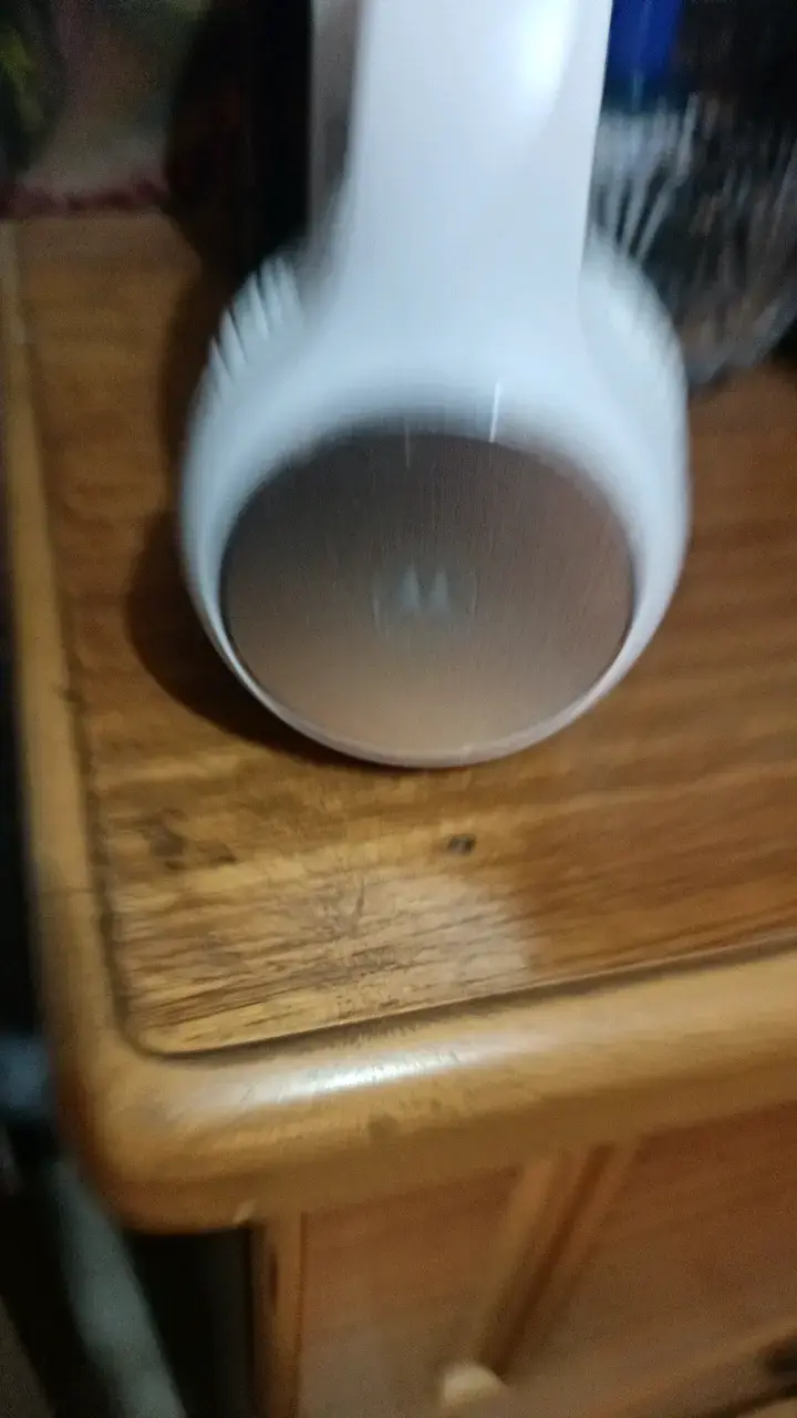 Auriculares inalámbricos blancos con control de volumen - 2