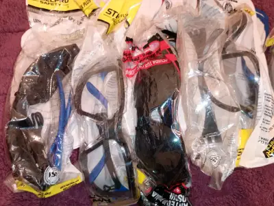 Guantes y lentes de seguridad - miniatura 1