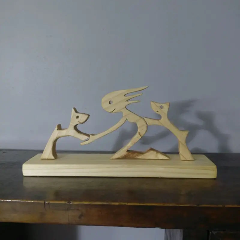 Escultura de madera de figuras humanas y animales - 6