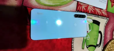 Smartphone Xiaomi Redmi con cámara cuádruple - miniatura 1