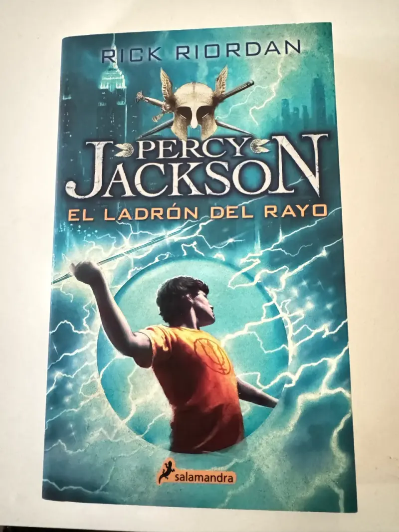 Libro Percy Jackson El Ladrón del Rayo de Rick Riordan - 1