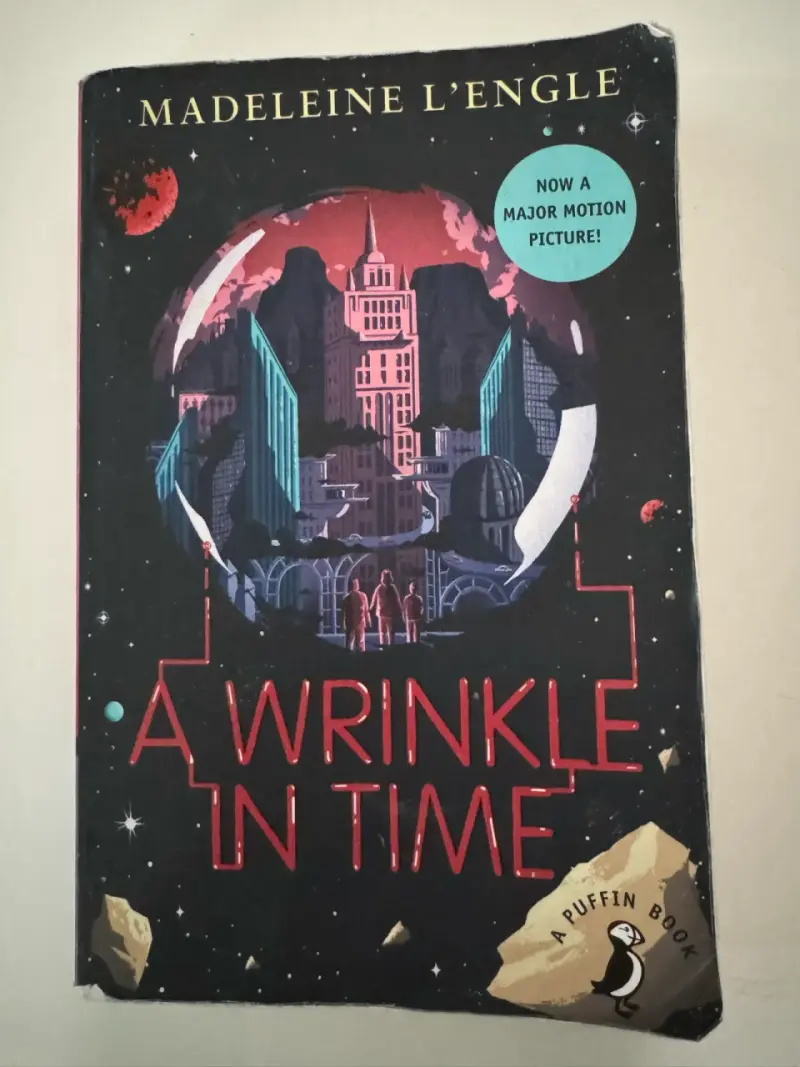 Libro 'A Wrinkle in Time' de Madeleine L'Engle - 1
