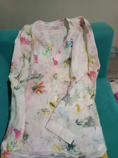 Blusa de flores manga larga para mujer - miniatura 1