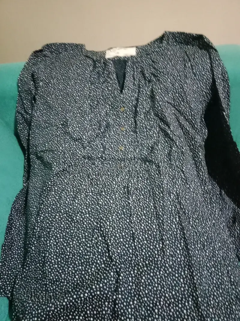 Blusa de mujer con estampado de lunares - 1