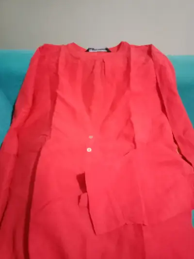 Blusa de mujer con estampado de lunares - miniatura 4