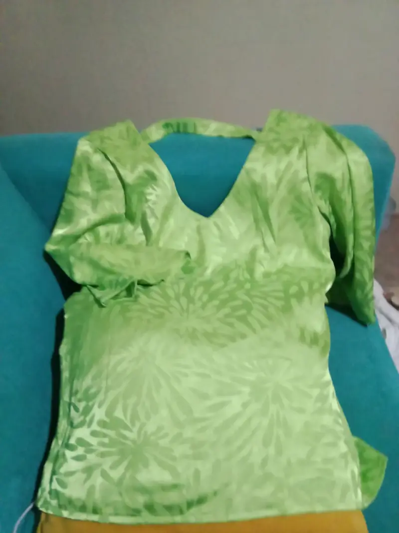 Blusa de mujer con estampado de lunares - 5