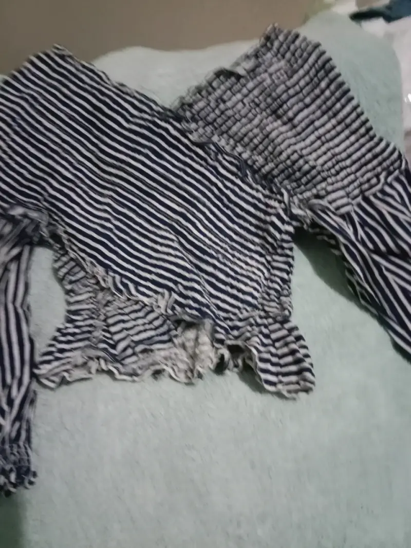 Lote de blusas para mujer en varios colores y estilos - 1