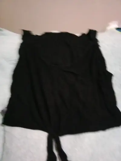 Lote de blusas para mujer en varios colores y estilos - miniatura 3