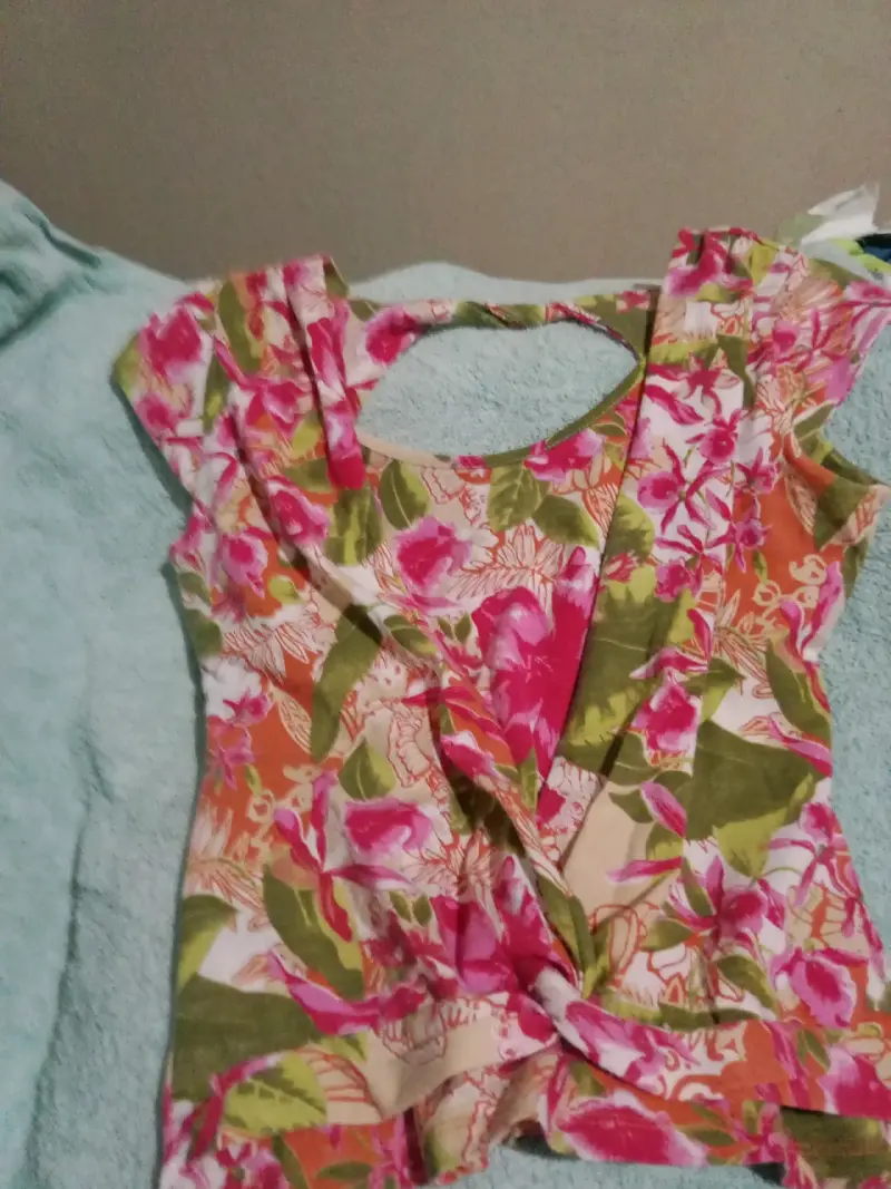 Lote de blusas para mujer en varios colores y estilos - 4