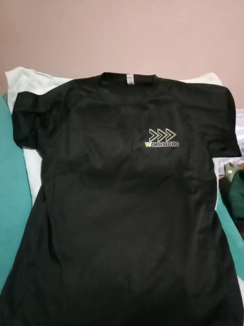 Polera deportiva amarilla Adidas - 1