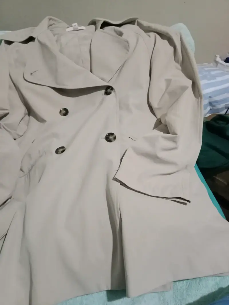 Chaqueta azul con cierre y botones - 5
