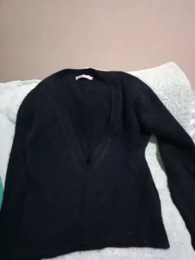 Suéter de lana negro con cuello alto - miniatura 2