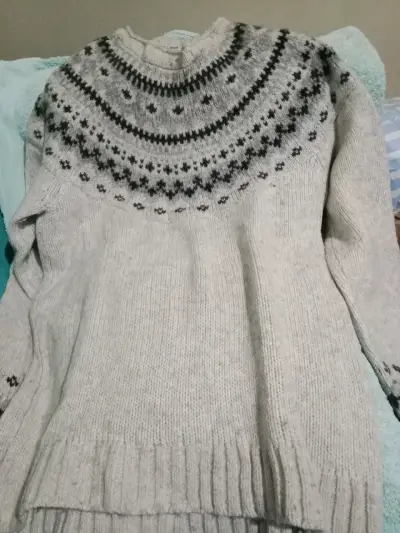 Suéter de lana negro con cuello alto - miniatura 3