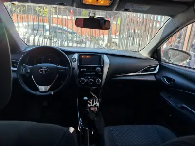 Toyota Yaris 2021 - miniatura 3
