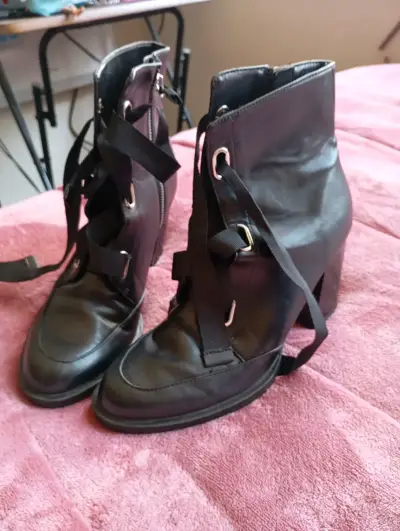 Botines de cuero negro con tacón Zara Basic - miniatura 1