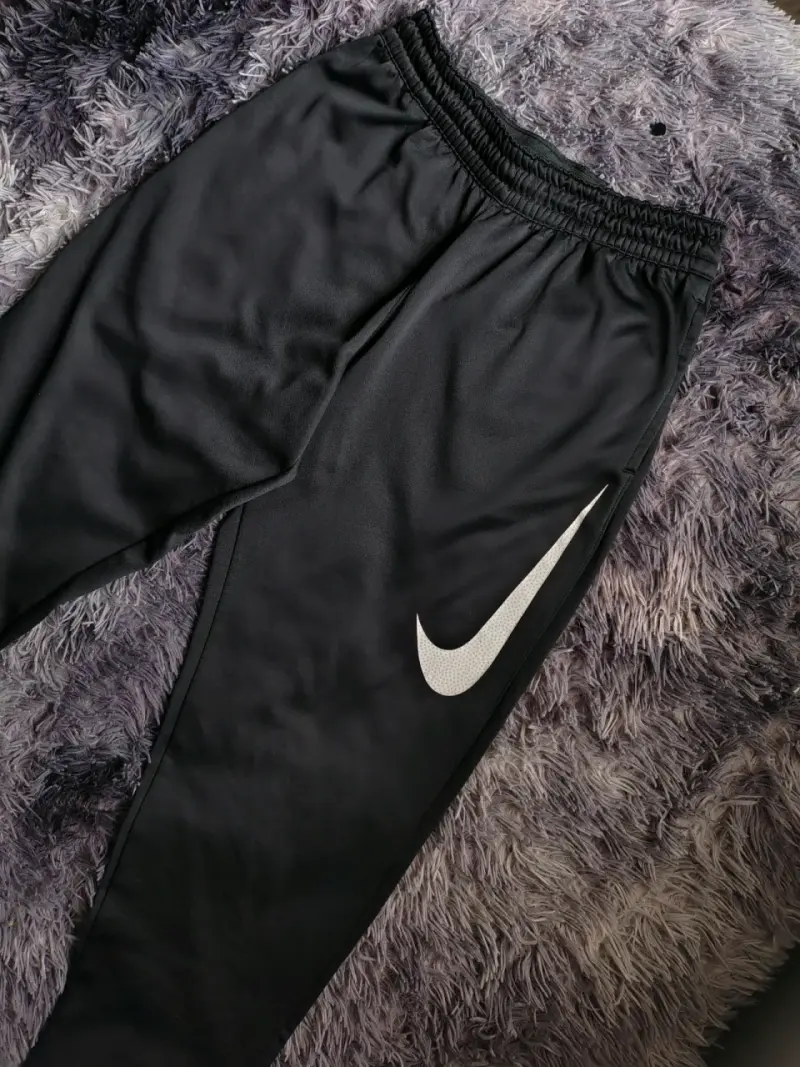 Pantalones deportivos Nike Dri-Fit negros - 3