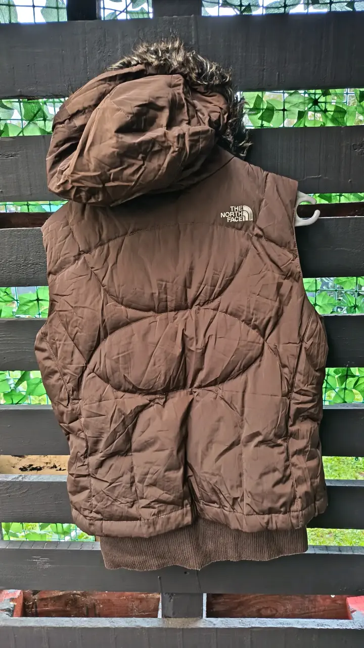 Chaleco sin mangas The North Face marrón con capucha - 3