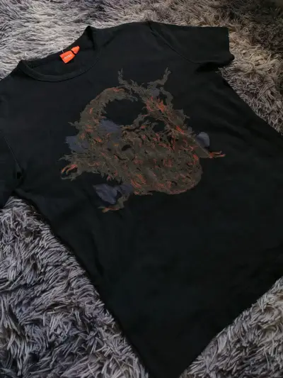 Polera negra con diseño Hugo Boss - miniatura 3