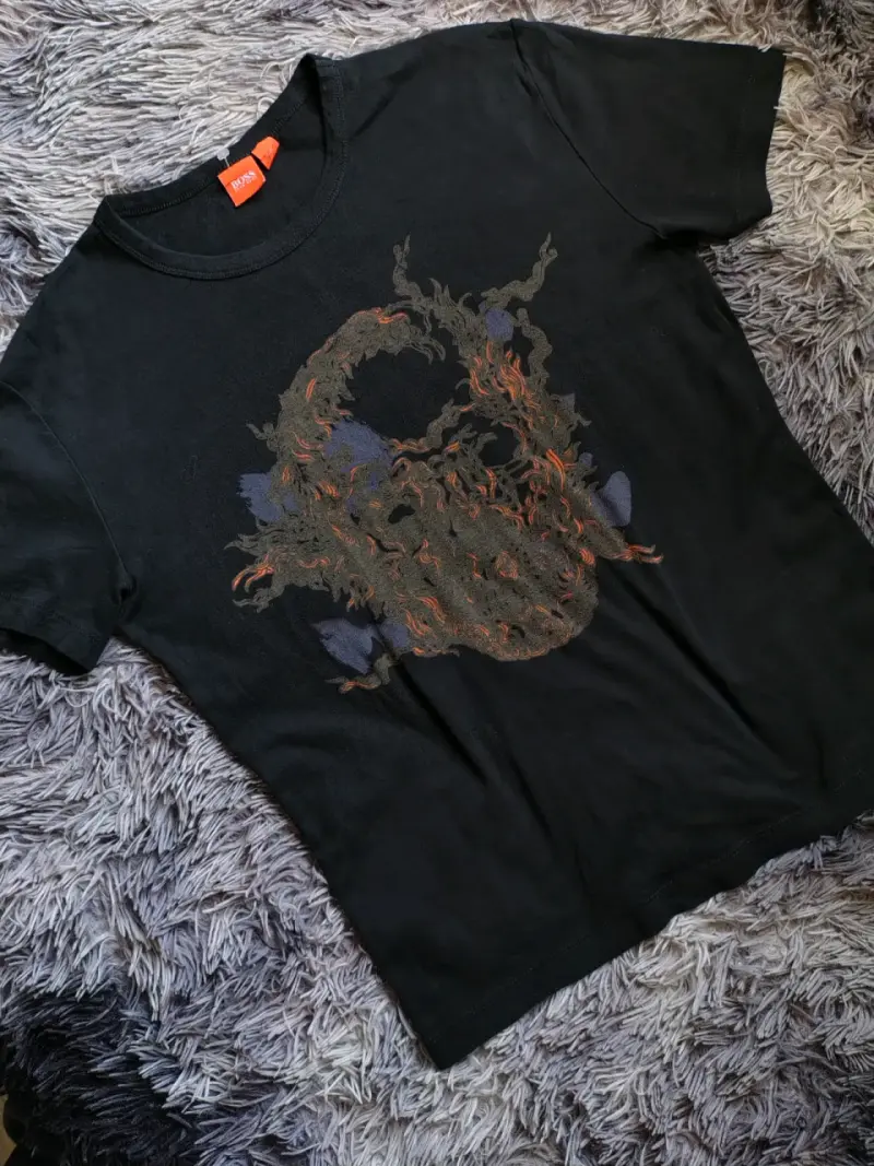 Polera negra con diseño Hugo Boss - 4