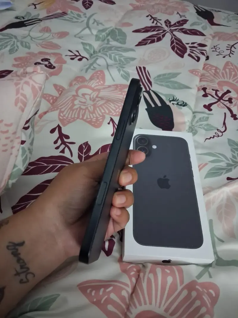 iPhone 16 plus - 4