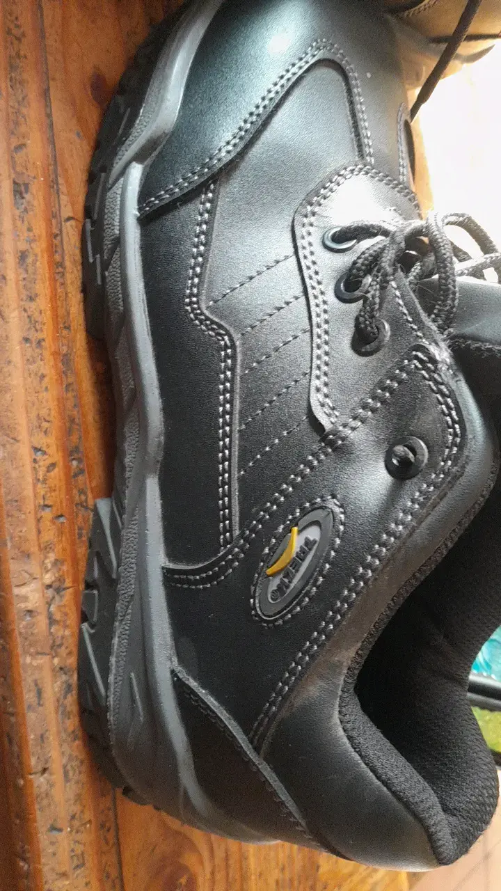 Zapatos de seguridad negros Treck con suela antideslizante - 2