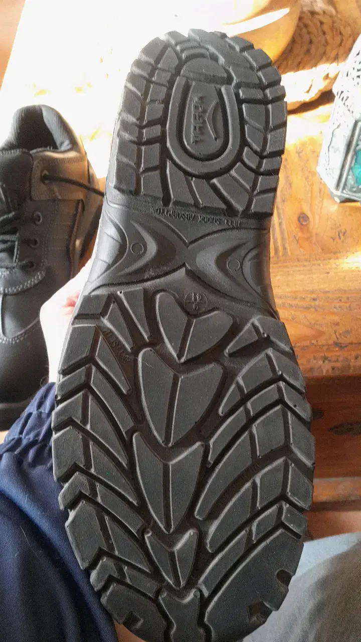 Zapatos de seguridad negros Treck con suela antideslizante - 3