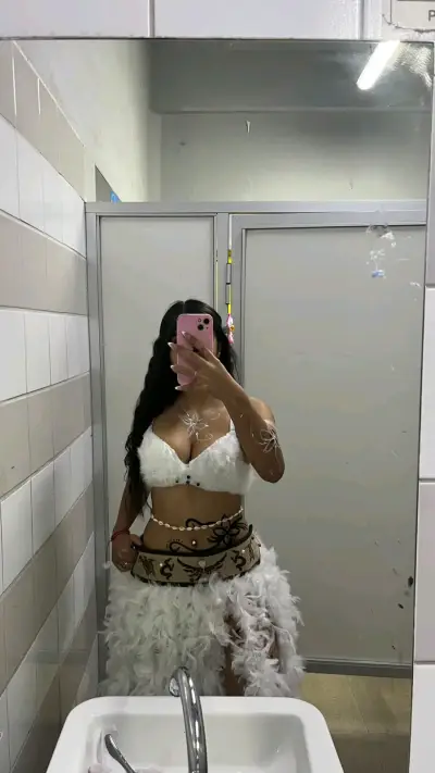 Traje pascuense - miniatura 1